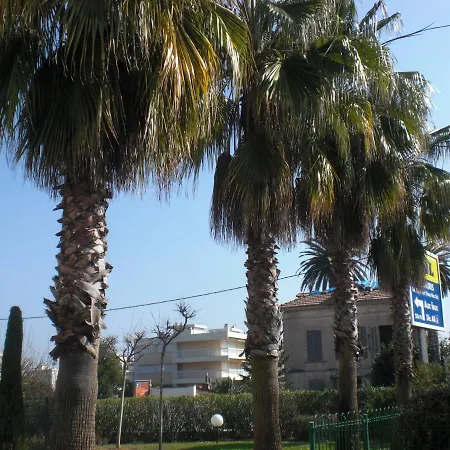 Apartment Avec Piscine, A 100 M, Cannes Et Juan Les Pins A 5 Min, Wifi Golfe-Juan